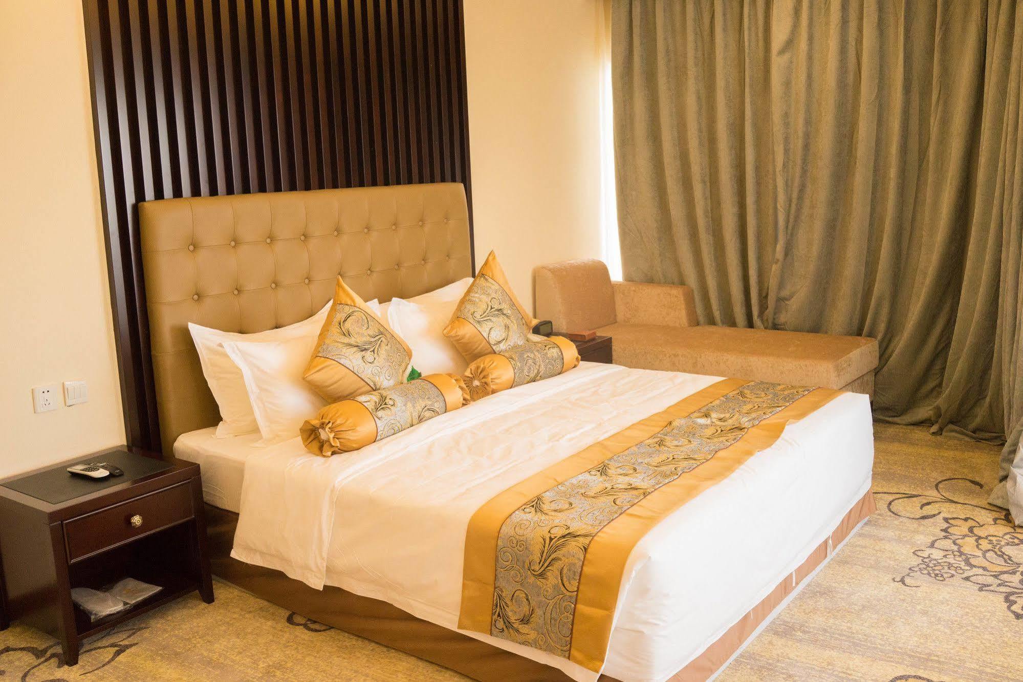Bintumani Hotel Фритаун Экстерьер фото